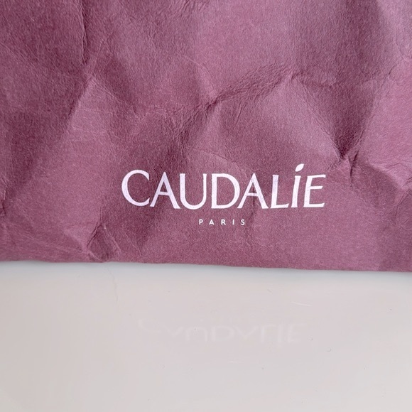 FREE ADD ON (with purchase) Caudalie cosmetic bag - Picture 5 of 7